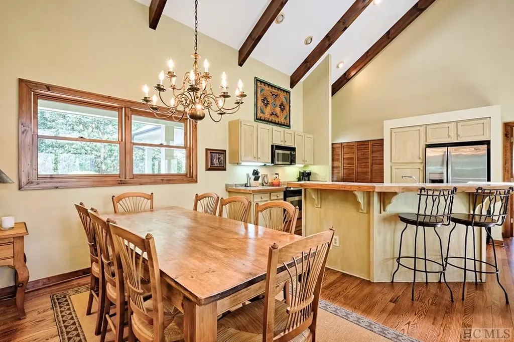 174 W View Way Highlands NC 28741