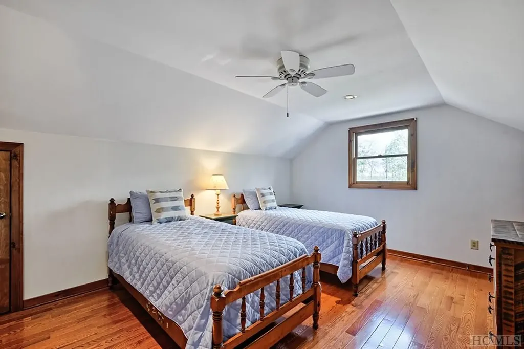 174 W View Way Highlands NC 28741