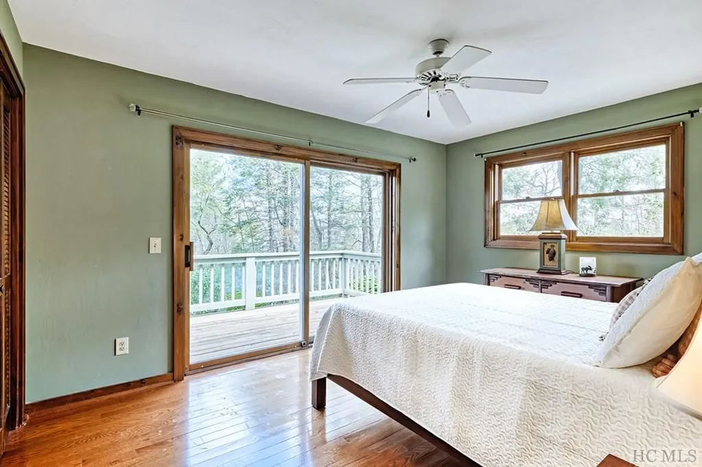 174 W View Way Highlands NC 28741