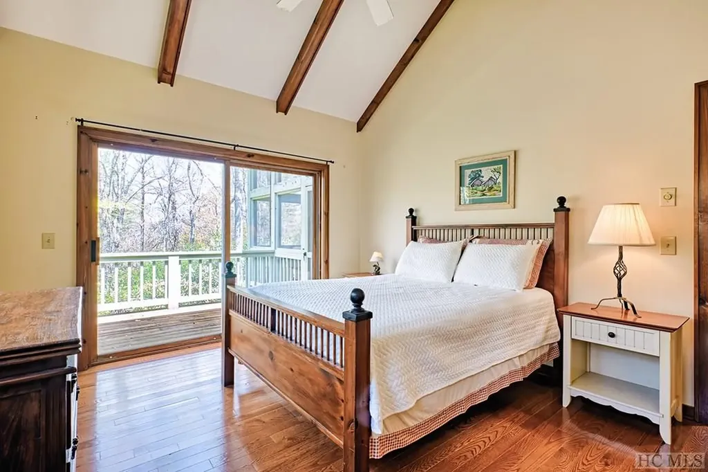174 W View Way Highlands NC 28741