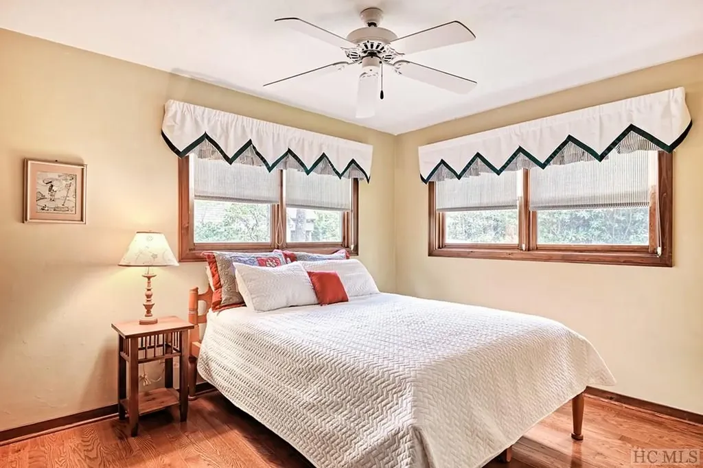 174 W View Way Highlands NC 28741