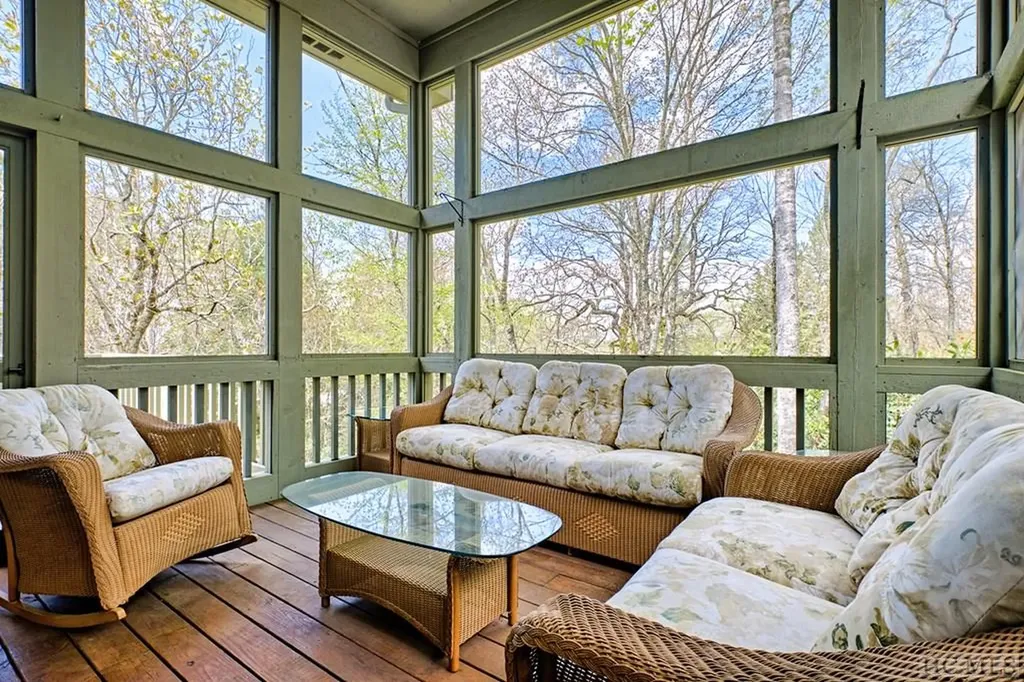 174 W View Way Highlands NC 28741
