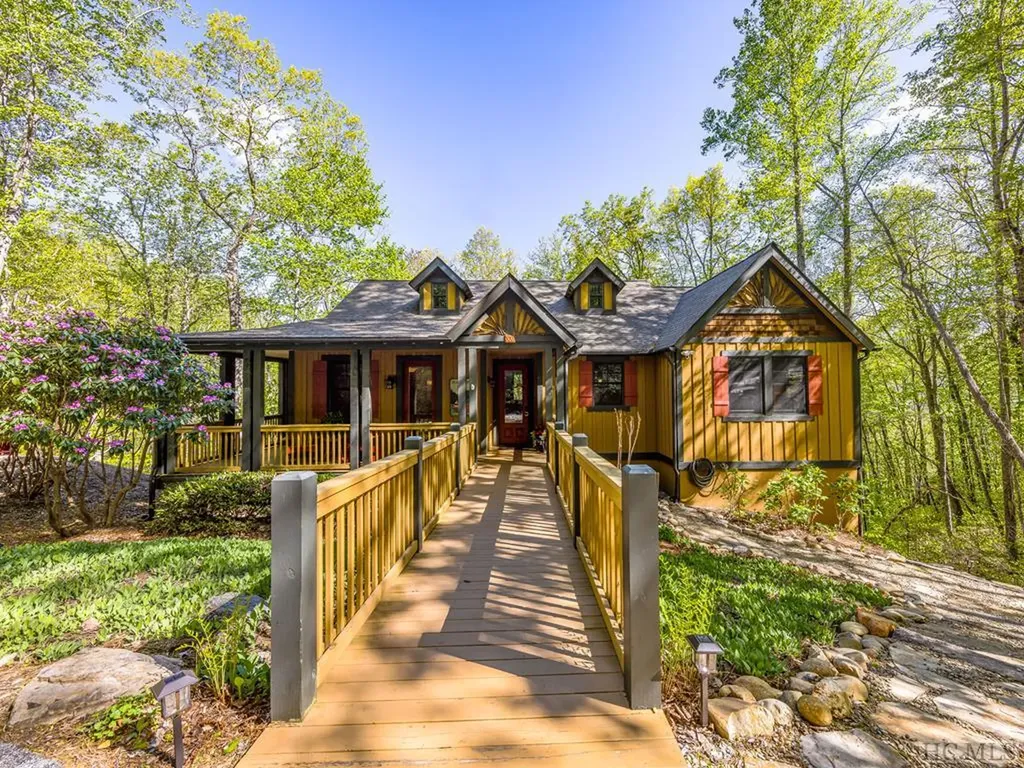 300 Hedgewood Drive Tuckasegee NC 28783