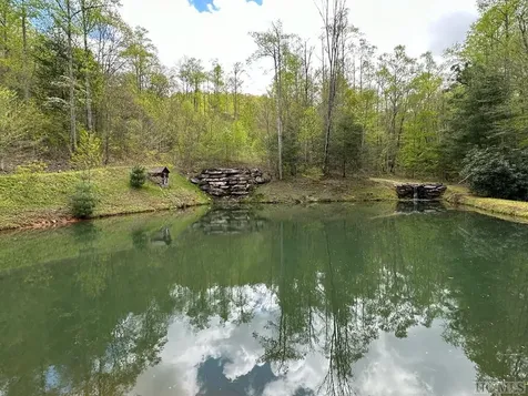 2530 Pilot Knob Road Glenville NC 28736