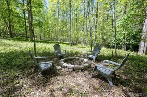 2530 Pilot Knob Road Glenville NC 28736