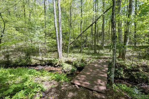 2530 Pilot Knob Road Glenville NC 28736