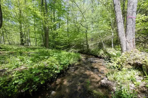 2530 Pilot Knob Road Glenville NC 28736
