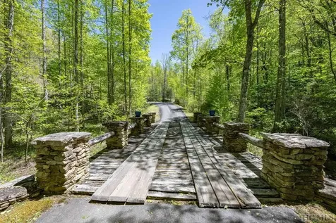 2530 Pilot Knob Road Glenville NC 28736