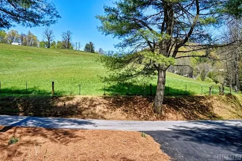 142 Bright Mountain Road Cullowhee NC 28723
