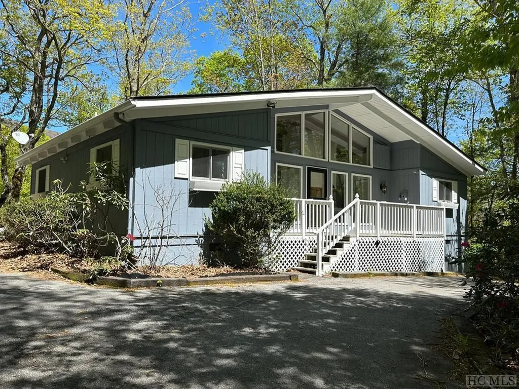810 Hickory Drive Sapphire NC 28774