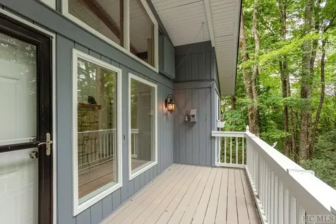 810 Hickory Drive Sapphire NC 28774