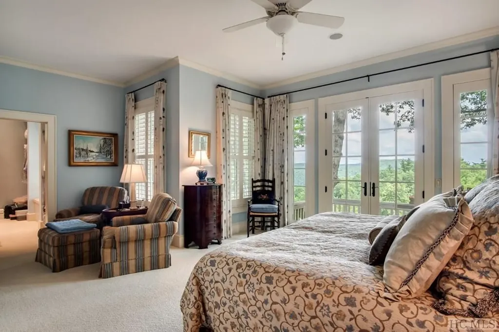 8 Yarrow Lane Glenville NC 28736