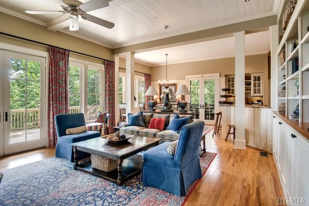 8 Yarrow Lane Glenville NC 28736