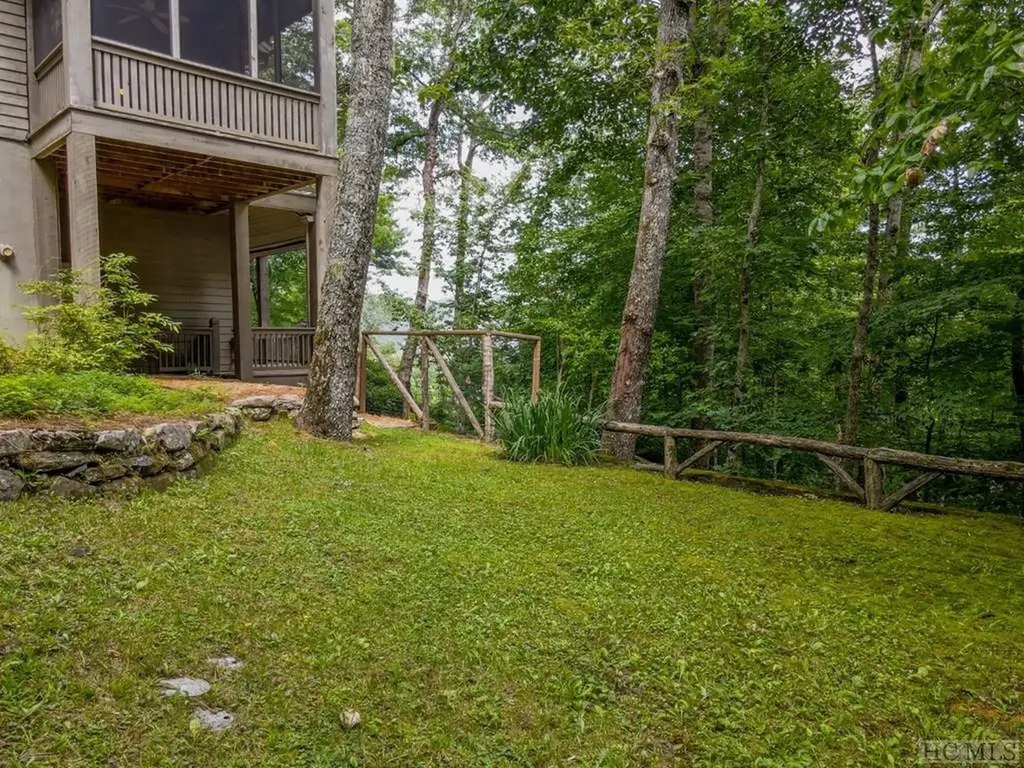 8 Yarrow Lane Glenville NC 28736