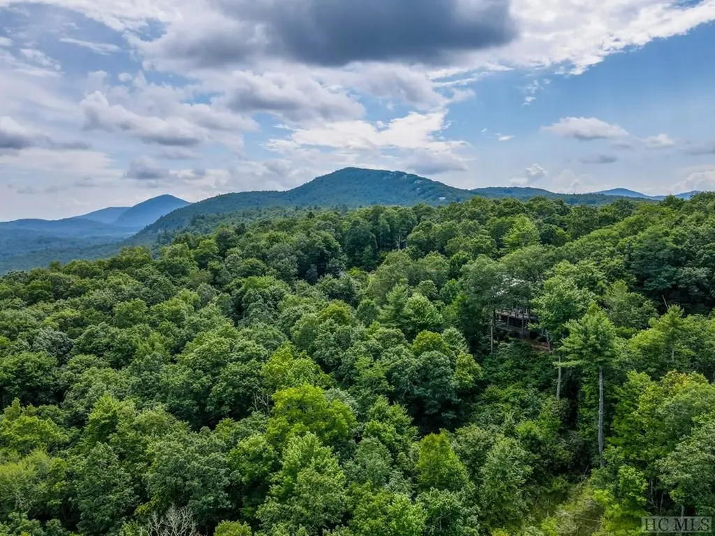 8 Yarrow Lane Glenville NC 28736