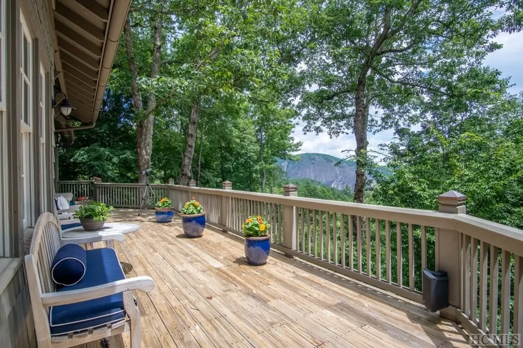 8 Yarrow Lane Glenville NC 28736