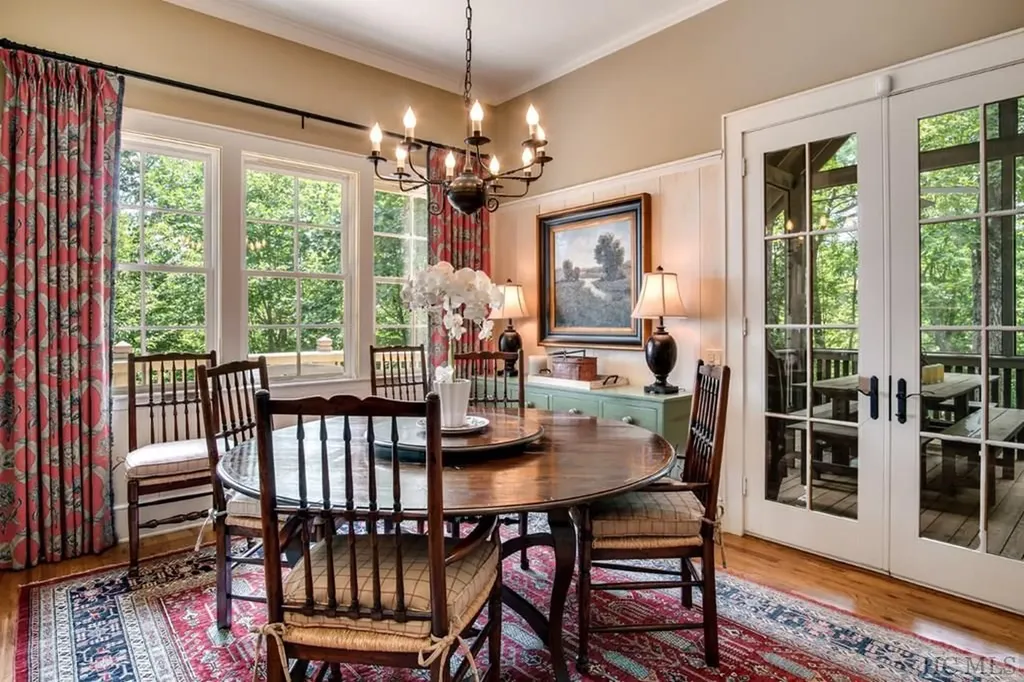 8 Yarrow Lane Glenville NC 28736
