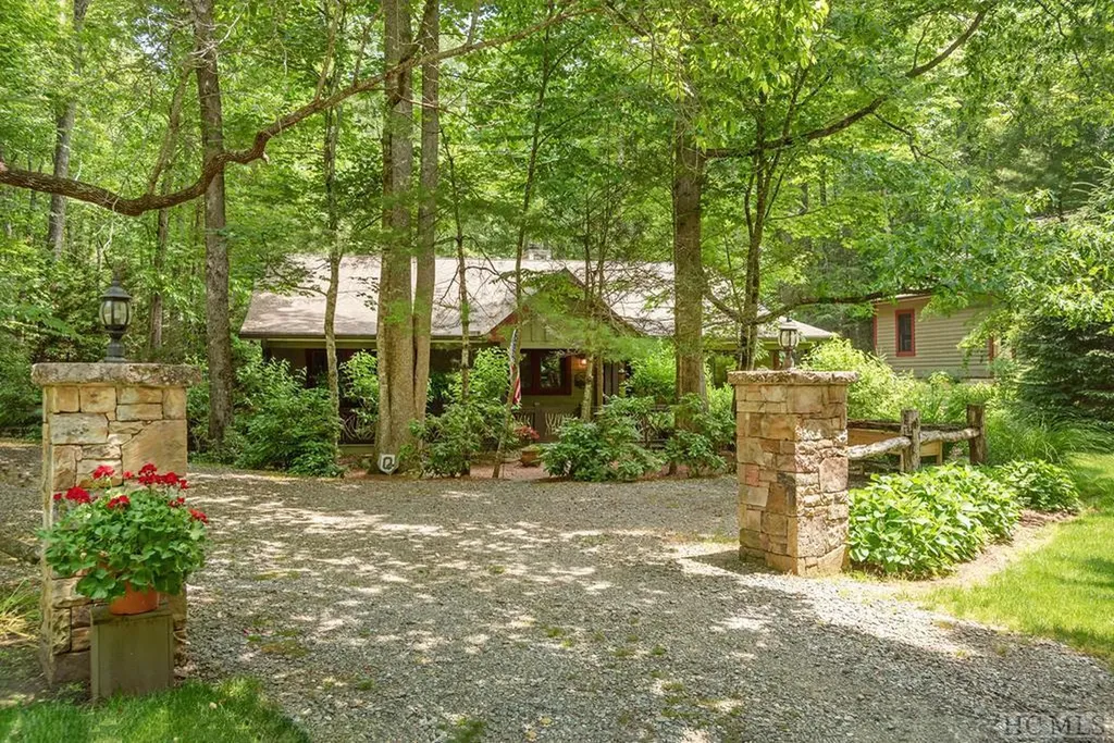 403 Narrows Road Sapphire NC 28774