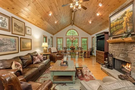 403 Narrows Road Sapphire NC 28774