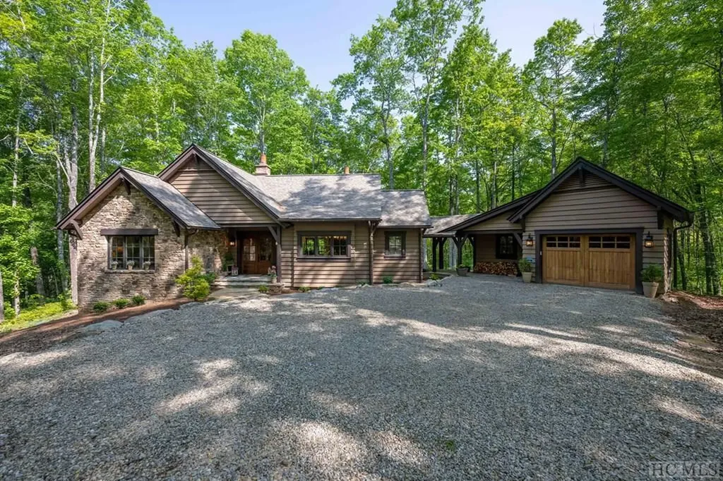195 Roaming Road Glenville NC 28736