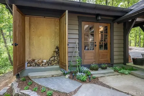 195 Roaming Road Glenville NC 28736