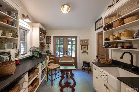 195 Roaming Road Glenville NC 28736