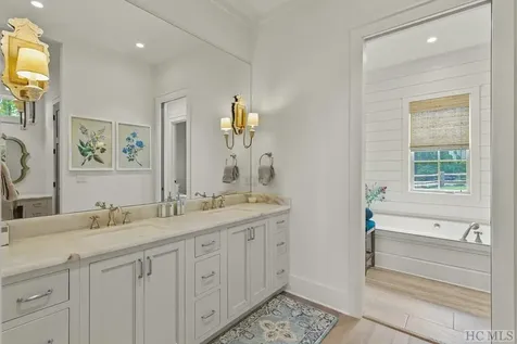 185 Glenridge Road Glenville NC 28736