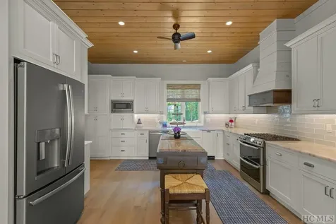 185 Glenridge Road Glenville NC 28736
