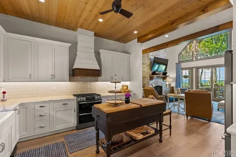 185 Glenridge Road Glenville NC 28736
