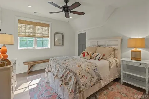 185 Glenridge Road Glenville NC 28736
