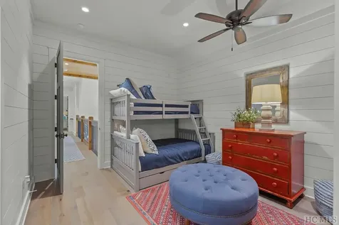 185 Glenridge Road Glenville NC 28736
