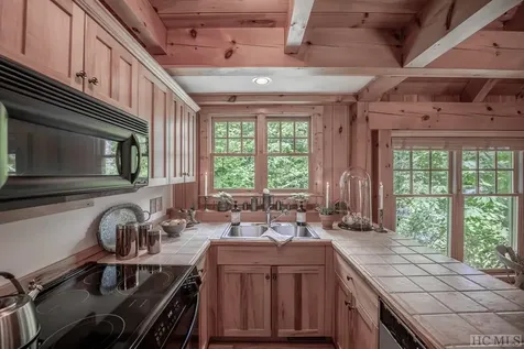 320 Catesby Trail Cashiers NC 28717