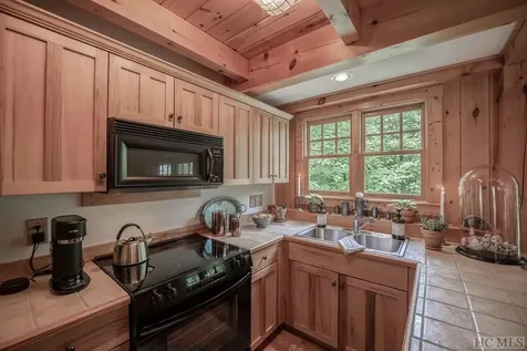 320 Catesby Trail Cashiers NC 28717