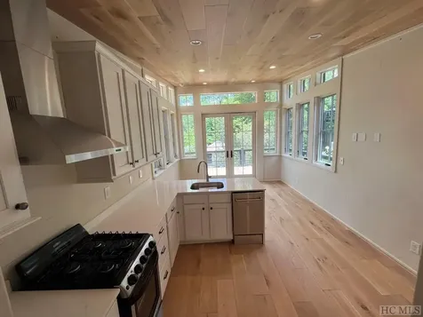 111 Moonstone Loop Highlands NC 28741