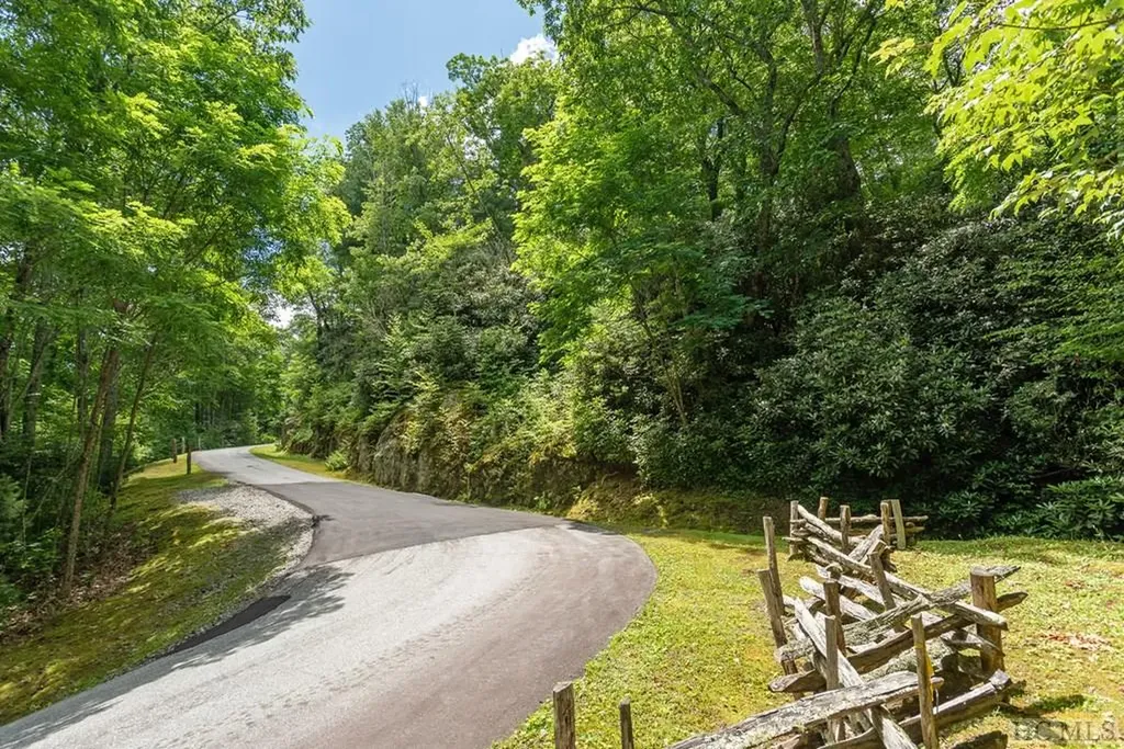 Lot 23 Piney Knob Trail Cullowhee NC 28723