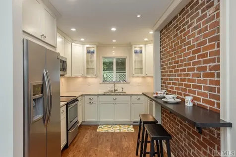 21 E View Road Highlands NC 28741