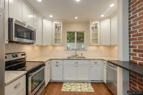 21 E View Road Highlands NC 28741