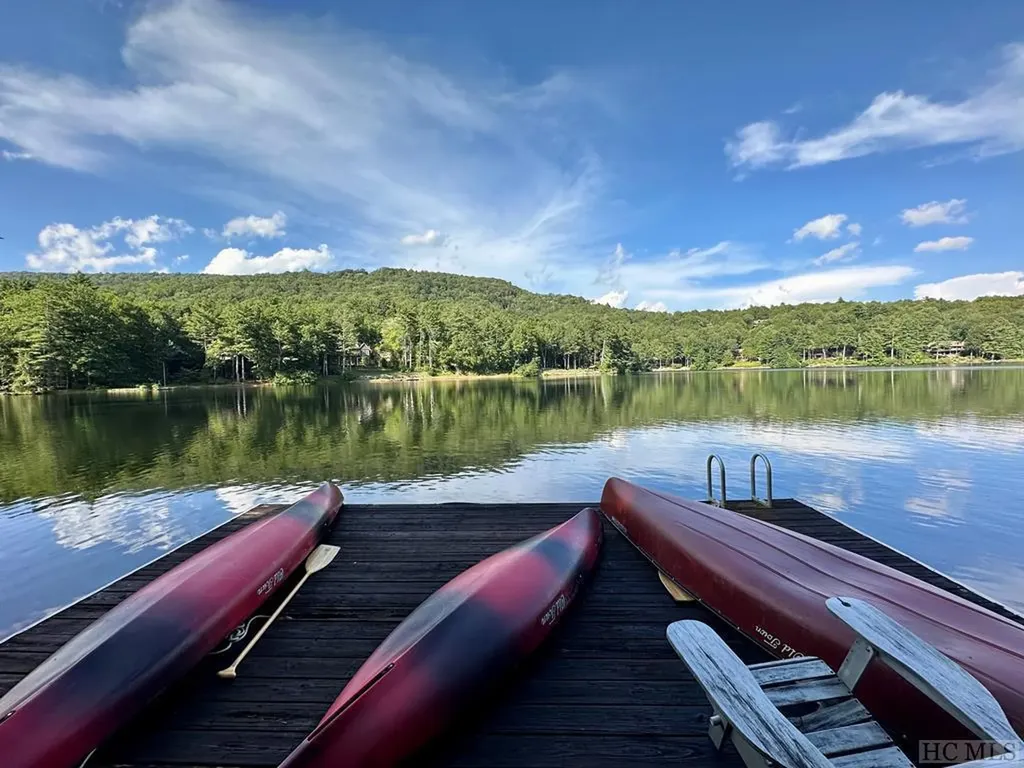 95 Cardinal Trace Lake Toxaway NC 28747