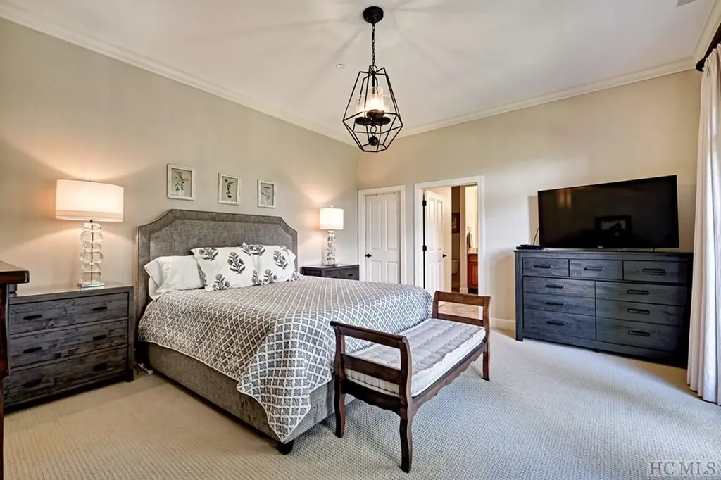 143 D Turning Leaf Lane Highlands NC 28741