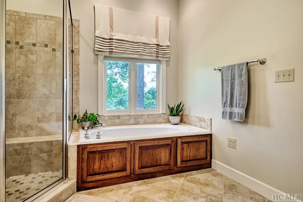 143 D Turning Leaf Lane Highlands NC 28741
