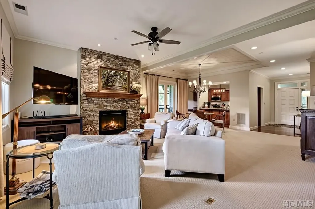 143 D Turning Leaf Lane Highlands NC 28741