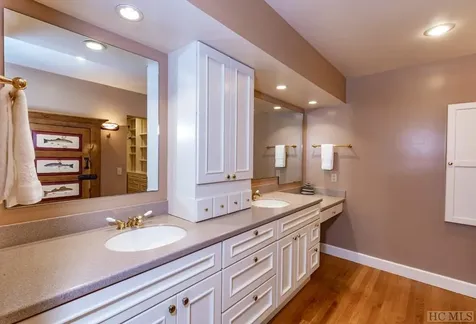105 Hickory Ridge Road Scaly Mountain NC 28741