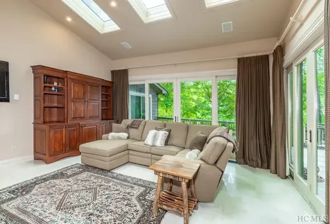 105 Hickory Ridge Road Scaly Mountain NC 28741