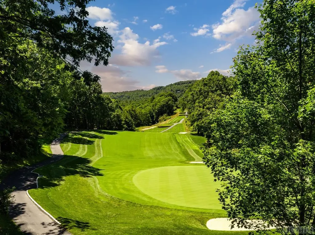 1065 Claire Lane Highlands NC 28741