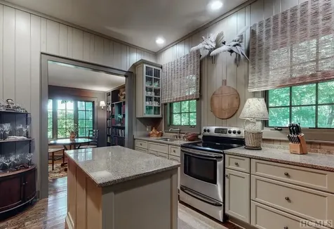 1065 Claire Lane Highlands NC 28741
