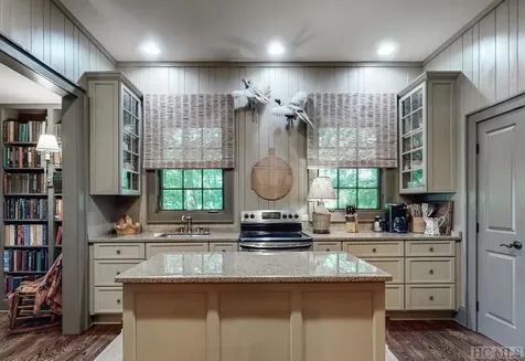1065 Claire Lane Highlands NC 28741