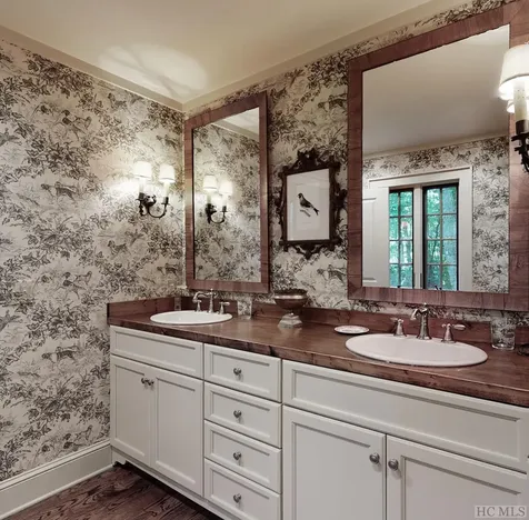 1065 Claire Lane Highlands NC 28741