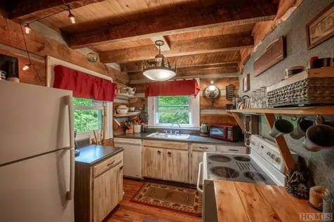 1524 Mccall Road Cashiers NC 28717