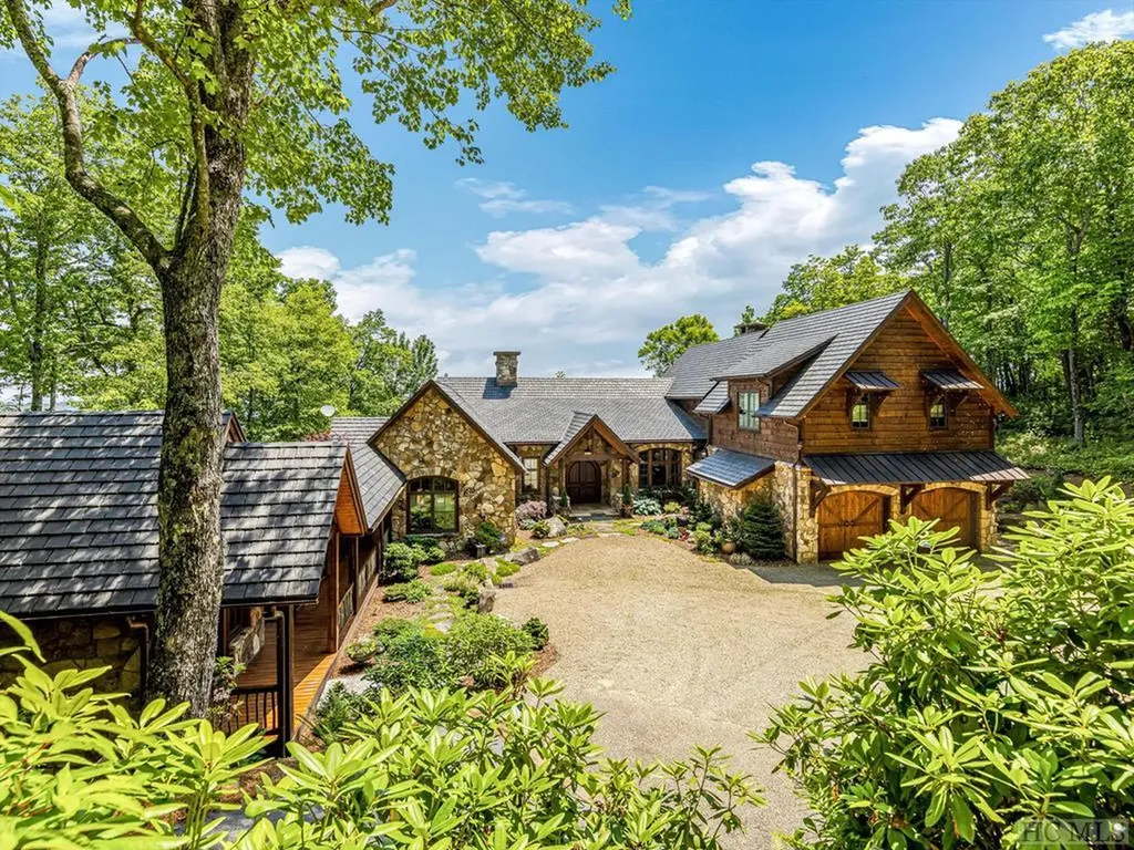 1914 Toxaway Drive Lake Toxaway NC 28747