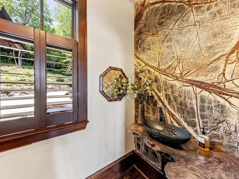 1914 Toxaway Drive Lake Toxaway NC 28747